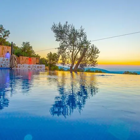 Uezuemlue 2 Bedroom Secluded With Hot Tub Kalkan