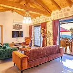 Uezuemlue 2 Bedroom Secluded With Hot Tub