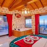 Uezuemlue 2 Bedroom Secluded With Hot Tub فيلة *