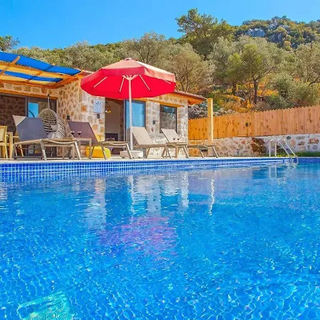 Villa Uezuemlue 2 Bedroom Secluded With Hot Tub Kalkan