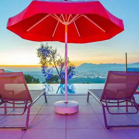 Villa Uezuemlue 2 Bedroom Secluded With Hot Tub Kalkan