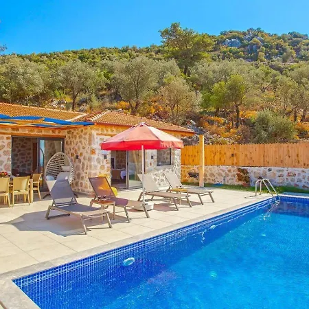 üzümlü 2 Bedroom Secluded With Hot Tub Villa *