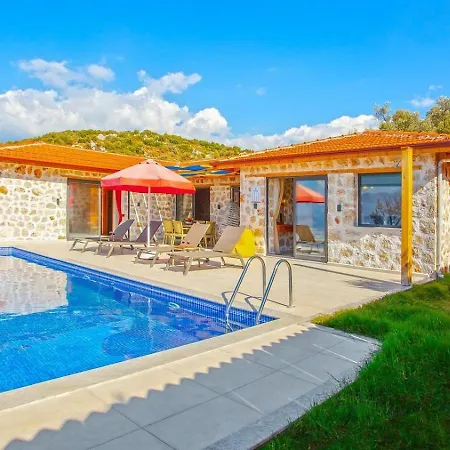 Uezuemlue 2 Bedroom Secluded With Hot Tub